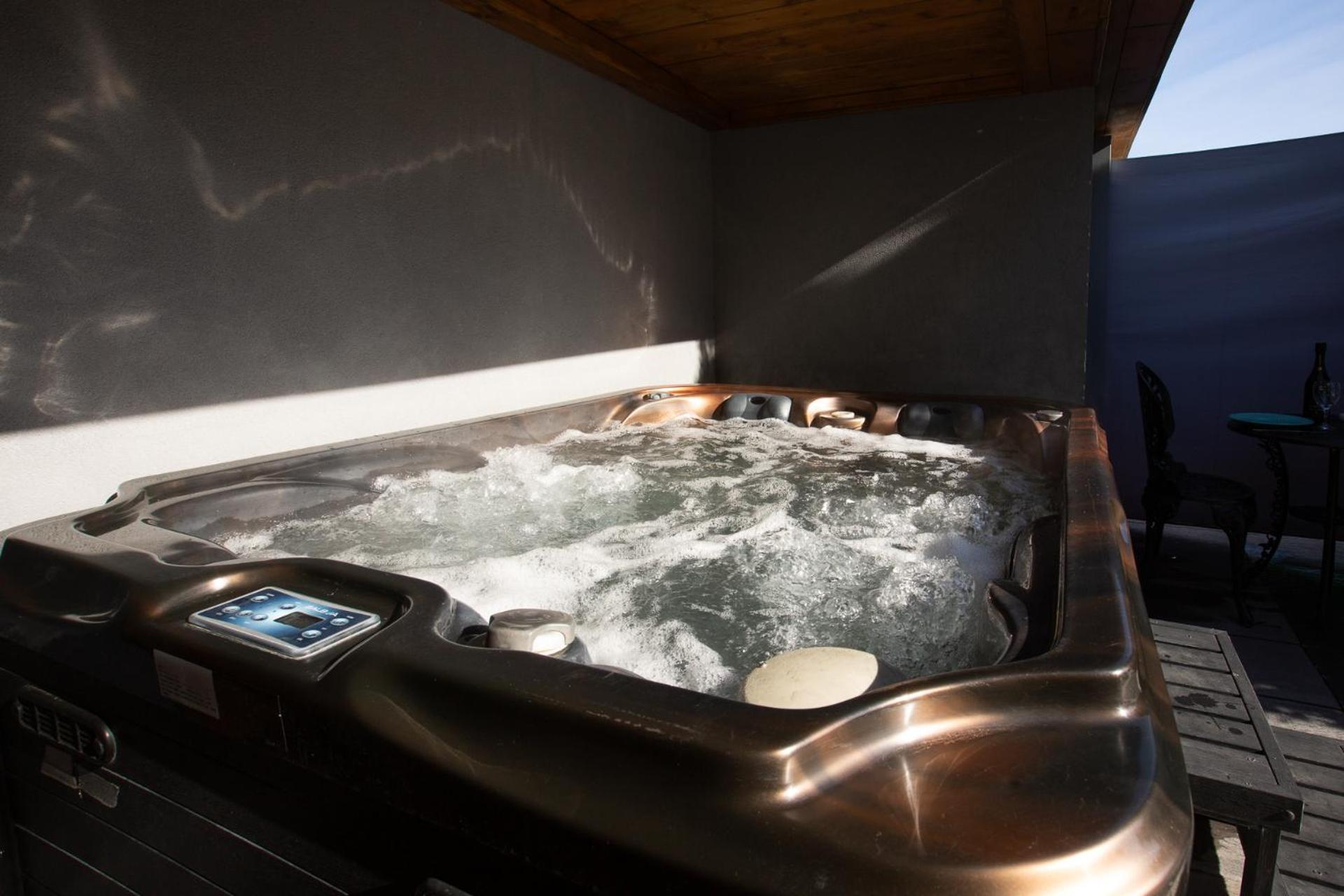 Gites Spa Strasbourg - Studio Romantique, Jacuzzi, Sauna, Terrasse Privee Furdenheim Eksteriør bilde