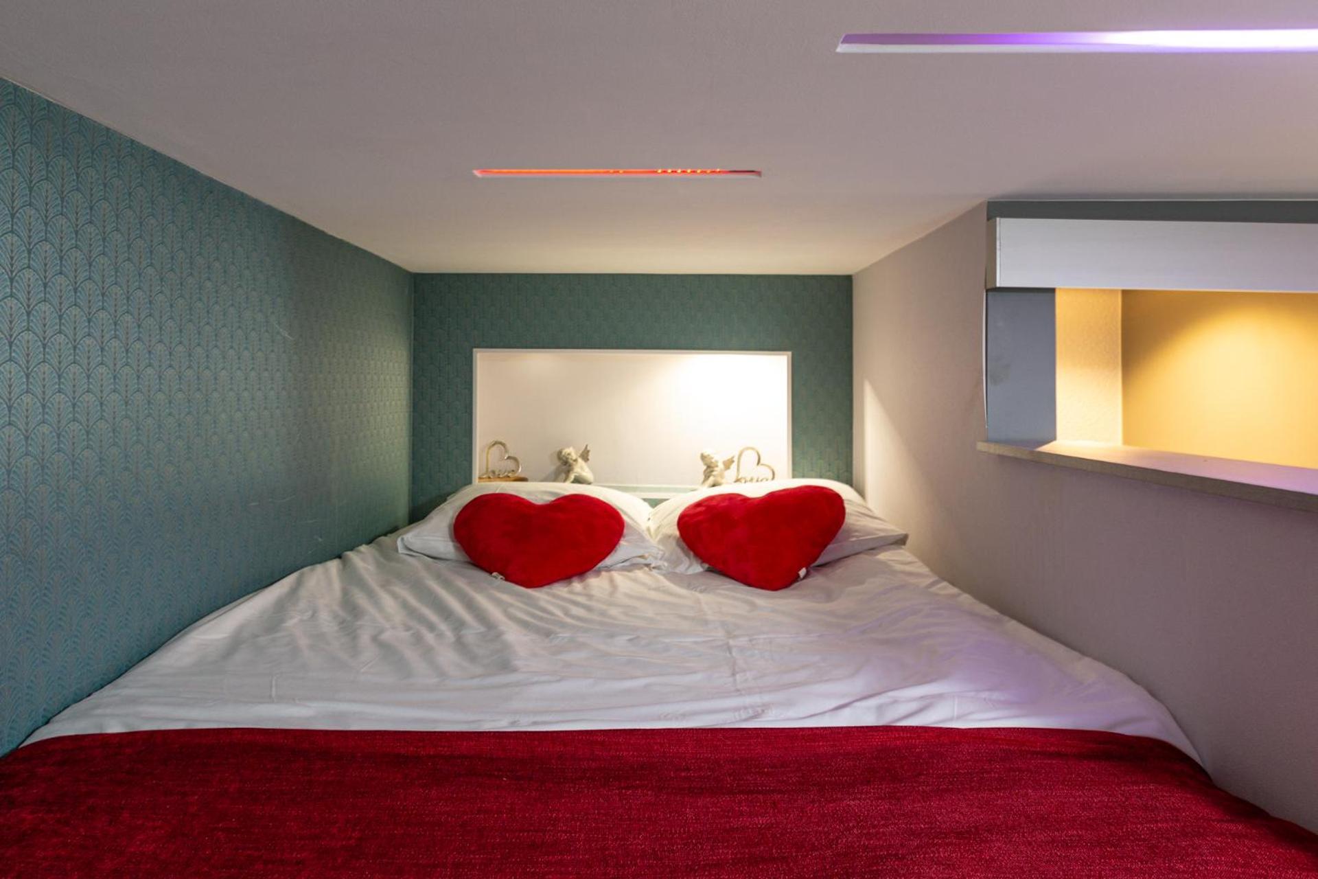 Gites Spa Strasbourg - Studio Romantique, Jacuzzi, Sauna, Terrasse Privee Furdenheim Eksteriør bilde