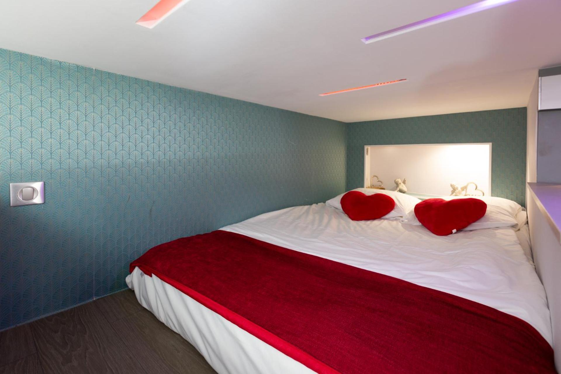 Gites Spa Strasbourg - Studio Romantique, Jacuzzi, Sauna, Terrasse Privee Furdenheim Eksteriør bilde